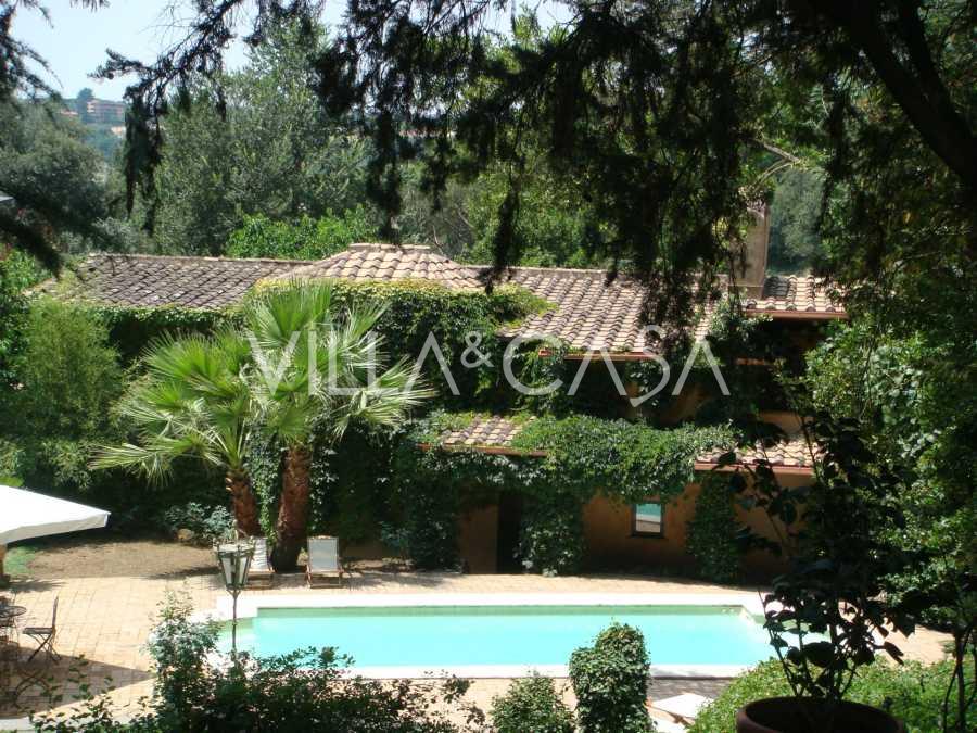 Історична вілла в оренду в престижній резиденції в Римі