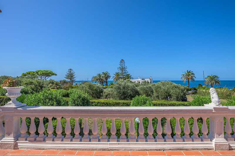 Унікальна вілла в Санта-Марінеллі