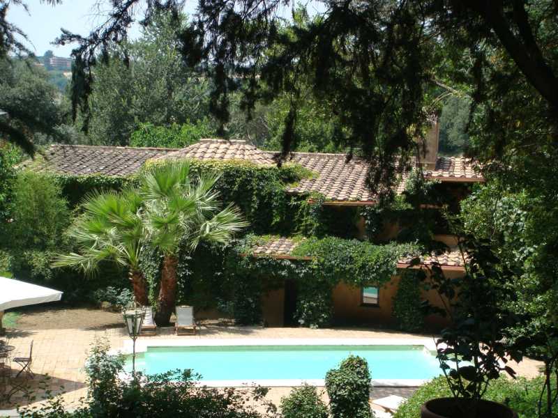 Історична вілла в оренду в престижній резиденції в Римі