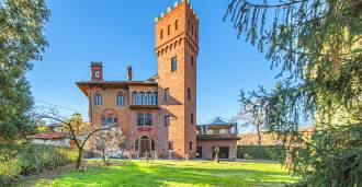 Розкішний замок на продаж у Богоманеро